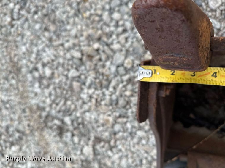 image for item DO7630 Bobcat 8811 backhoe attachment