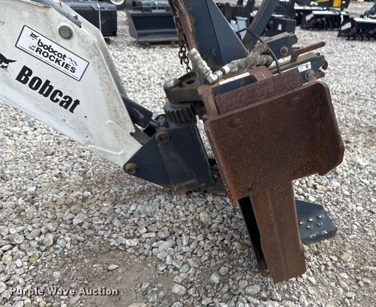 image for item DO7630 Bobcat 8811 backhoe attachment