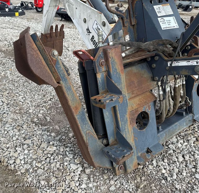 image for item DO7630 Bobcat 8811 backhoe attachment