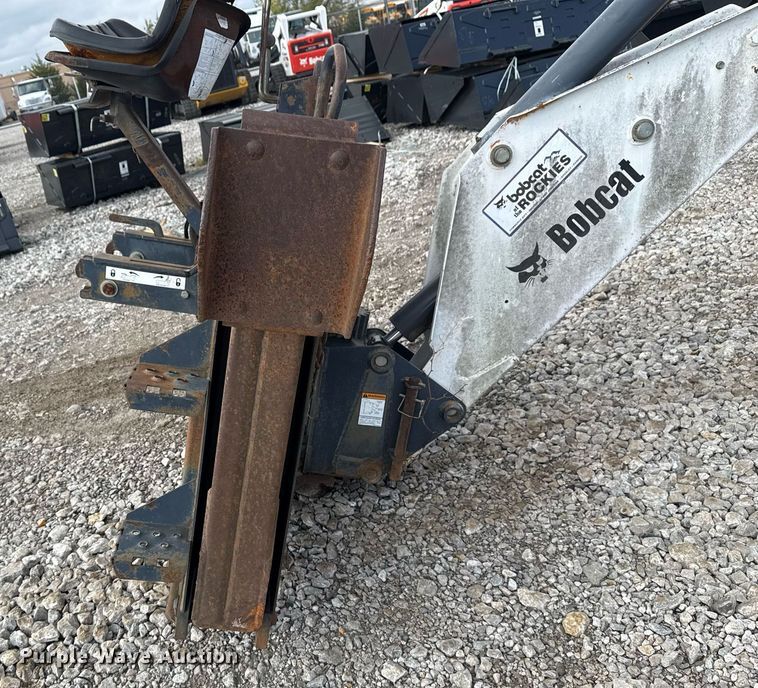 image for item DO7630 Bobcat 8811 backhoe attachment