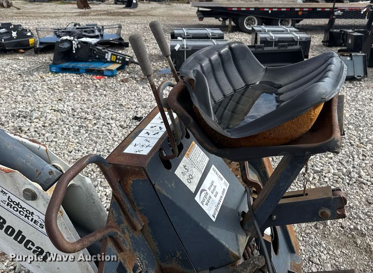 image for item DO7630 Bobcat 8811 backhoe attachment