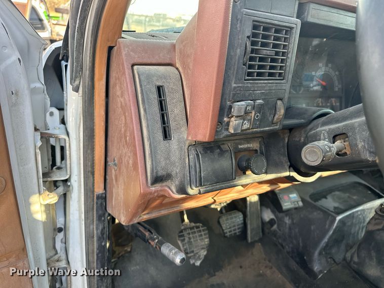 image for item DP3356 1994 GMC Topkick C5500 dump flatbed truck