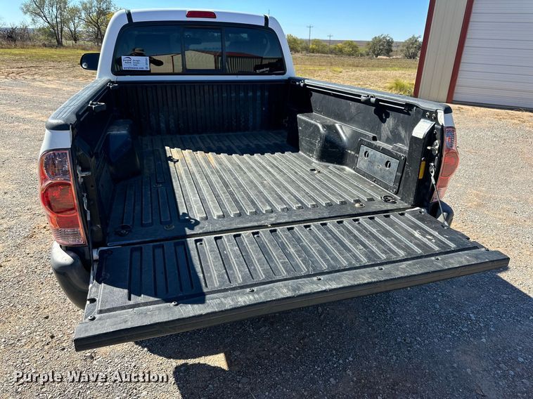 image for item DP5941 2014 Toyota Tacoma pickup truck