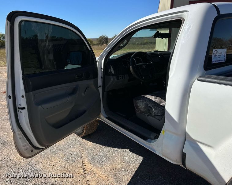 image for item DP5941 2014 Toyota Tacoma pickup truck