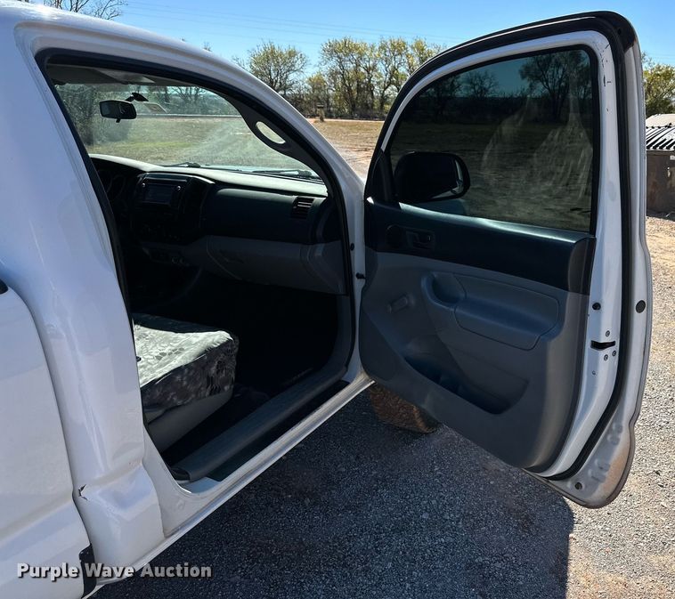 image for item DP5941 2014 Toyota Tacoma pickup truck