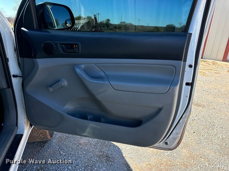 image for item DP5941 2014 Toyota Tacoma pickup truck