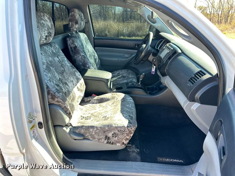 image for item DP5941 2014 Toyota Tacoma pickup truck