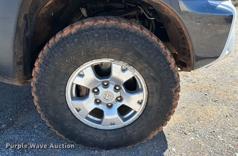 image for item DP5941 2014 Toyota Tacoma pickup truck