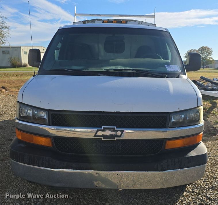 image for item DQ5283 2006 Chevrolet Express 3500 utility van