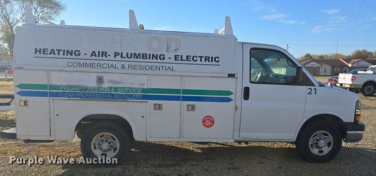 image for item DQ5283 2006 Chevrolet Express 3500 utility van