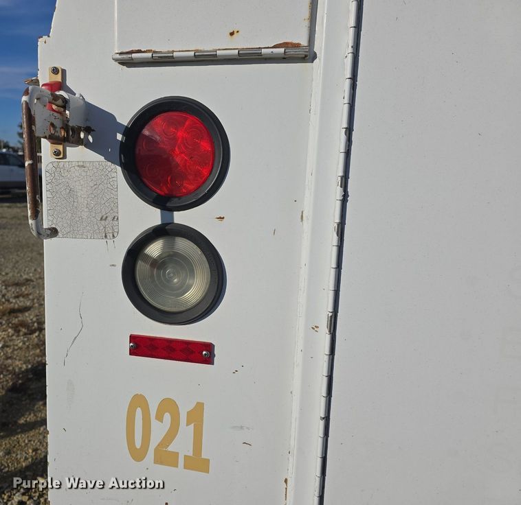 image for item DQ5283 2006 Chevrolet Express 3500 utility van