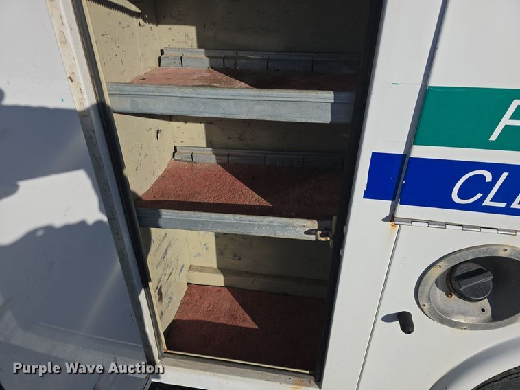 image for item DQ5283 2006 Chevrolet Express 3500 utility van