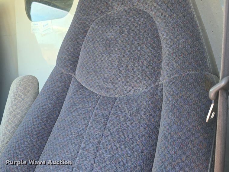 image for item DQ5283 2006 Chevrolet Express 3500 utility van