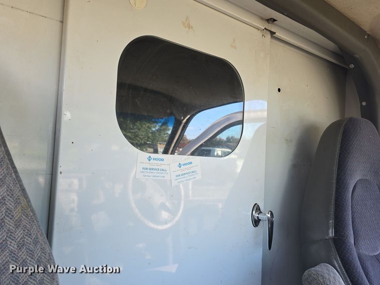 image for item DQ5283 2006 Chevrolet Express 3500 utility van