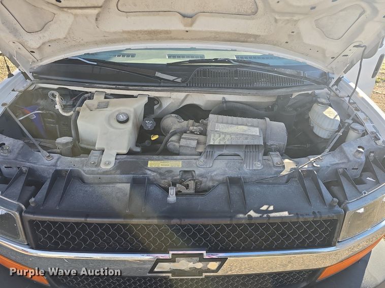 image for item DQ5283 2006 Chevrolet Express 3500 utility van