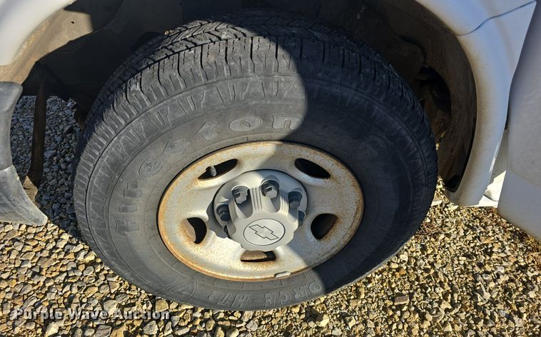 image for item DQ5283 2006 Chevrolet Express 3500 utility van