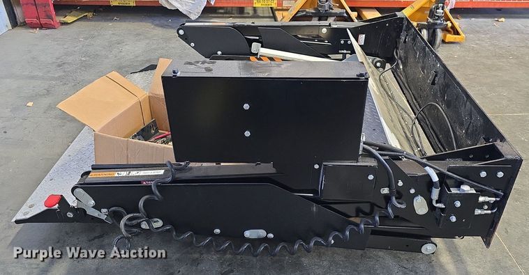image for item DQ5284 Tommy Gate end gate lift