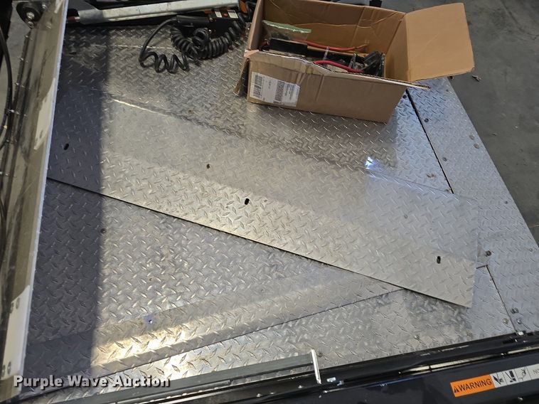 image for item DQ5284 Tommy Gate end gate lift