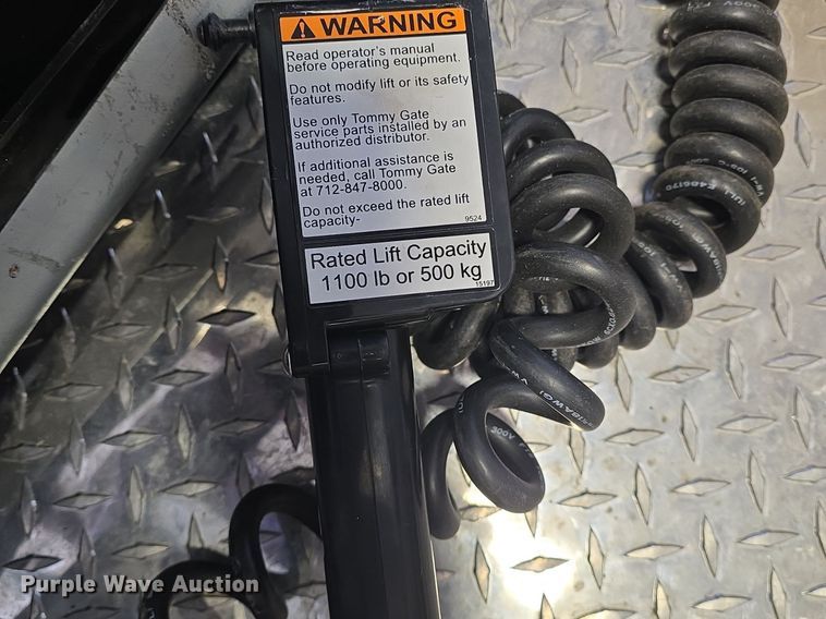 image for item DQ5284 Tommy Gate end gate lift