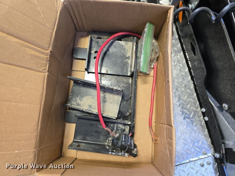 image for item DQ5284 Tommy Gate end gate lift