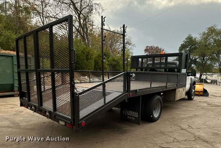 image for item DR2756 2009 Ford F450 Super Duty flatbed truck