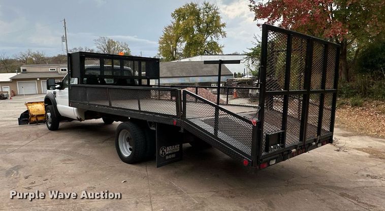 image for item DR2756 2009 Ford F450 Super Duty flatbed truck