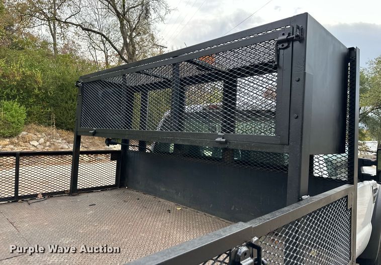 image for item DR2756 2009 Ford F450 Super Duty flatbed truck