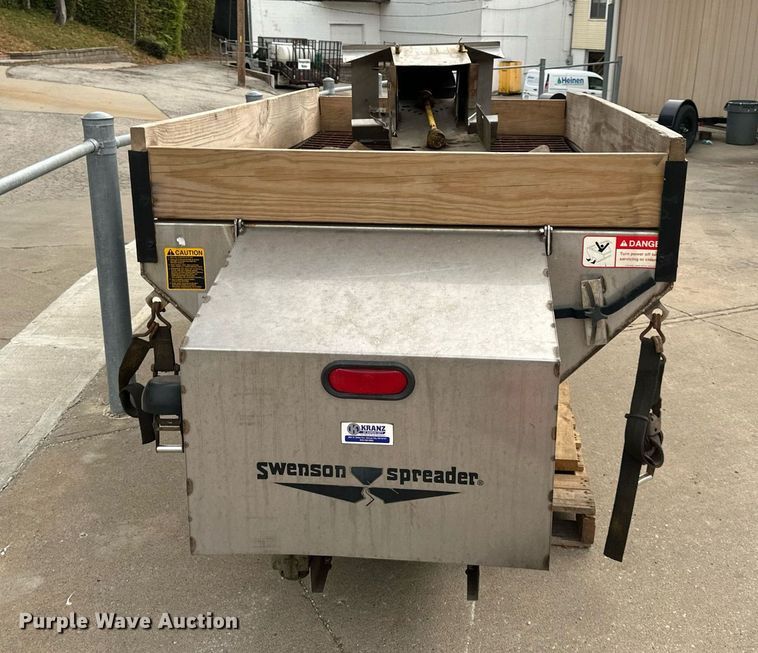 image for item DR2756 2009 Ford F450 Super Duty flatbed truck