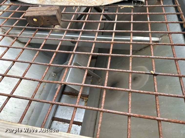 image for item DR2756 2009 Ford F450 Super Duty flatbed truck