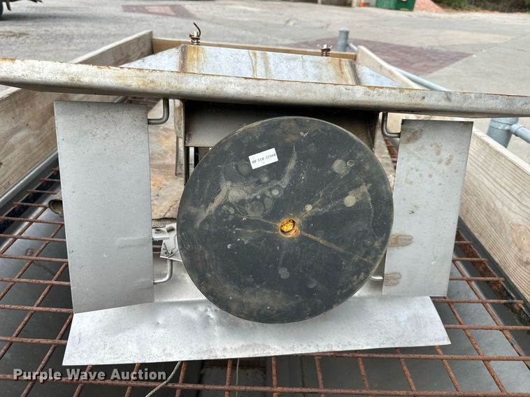 image for item DR2756 2009 Ford F450 Super Duty flatbed truck