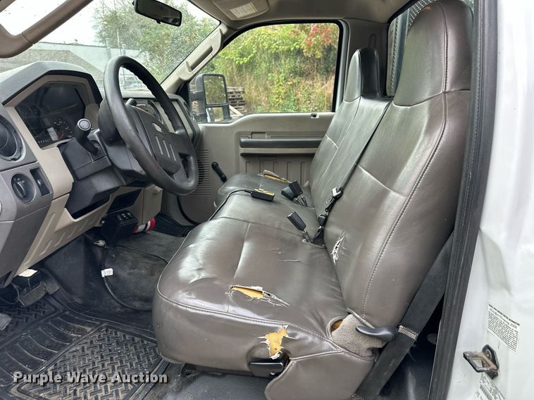 image for item DR2756 2009 Ford F450 Super Duty flatbed truck