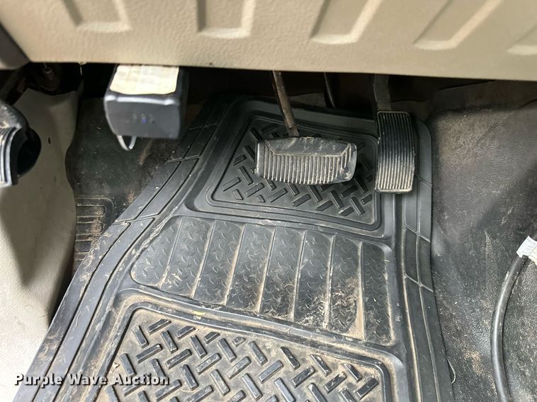 image for item DR2756 2009 Ford F450 Super Duty flatbed truck