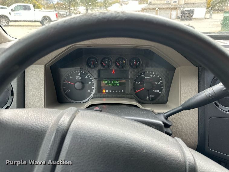 image for item DR2756 2009 Ford F450 Super Duty flatbed truck