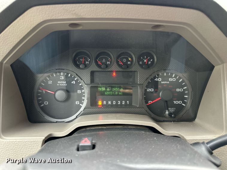 image for item DR2756 2009 Ford F450 Super Duty flatbed truck