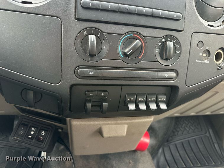 image for item DR2756 2009 Ford F450 Super Duty flatbed truck