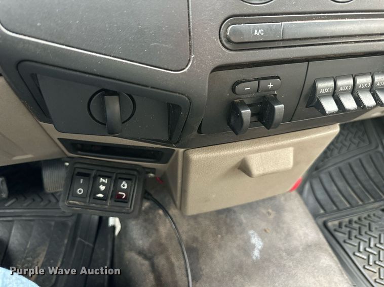 image for item DR2756 2009 Ford F450 Super Duty flatbed truck