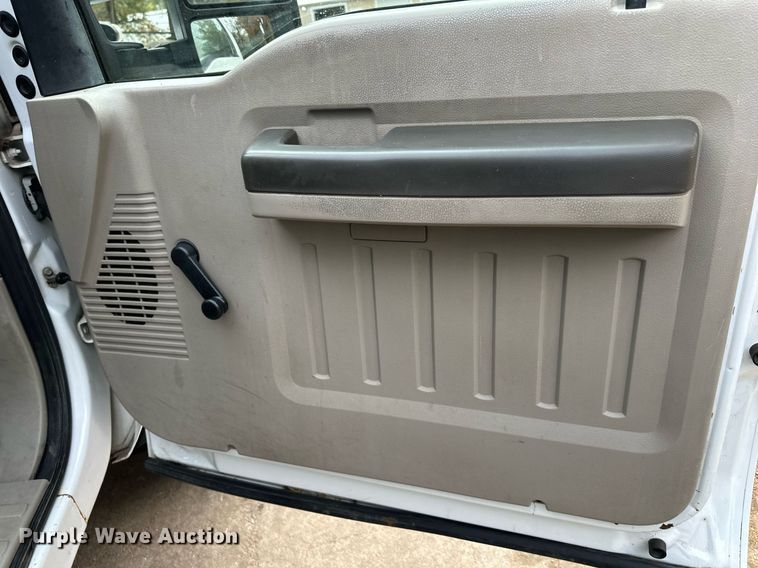 image for item DR2756 2009 Ford F450 Super Duty flatbed truck