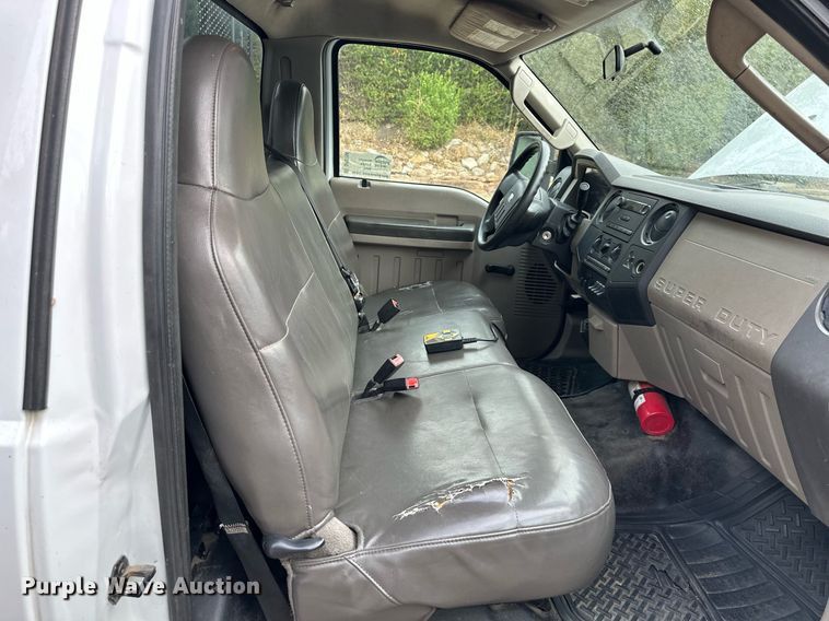 image for item DR2756 2009 Ford F450 Super Duty flatbed truck