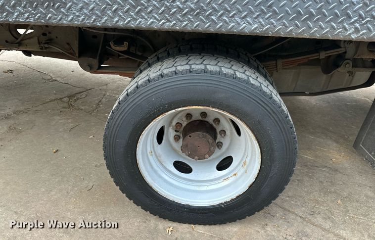 image for item DR2756 2009 Ford F450 Super Duty flatbed truck