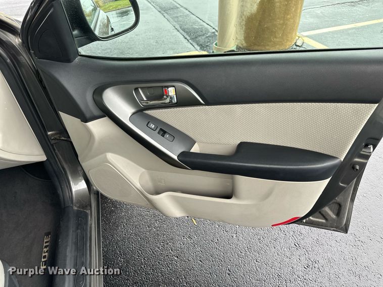 image for item DR2773 2013 Kia Forte 