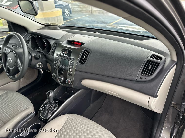 image for item DR2773 2013 Kia Forte 