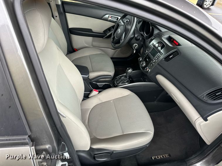 image for item DR2773 2013 Kia Forte 