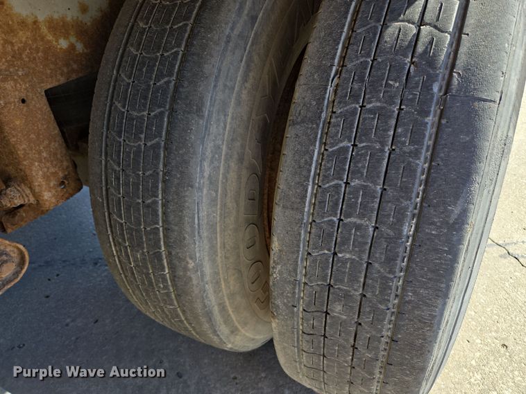 image for item DR7891 2000 Trailmobile dry van trailer