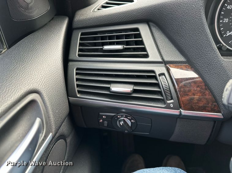 image for item DS3130 2009 BMW X48I SUV