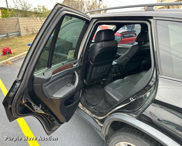 image for item DS3130 2009 BMW X48I SUV