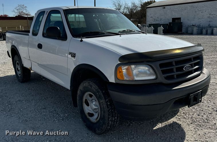 image for item DT2113 2002 Ford  F150XL SuperCab pickup truck