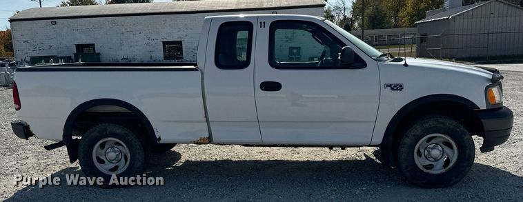 image for item DT2113 2002 Ford  F150XL SuperCab pickup truck