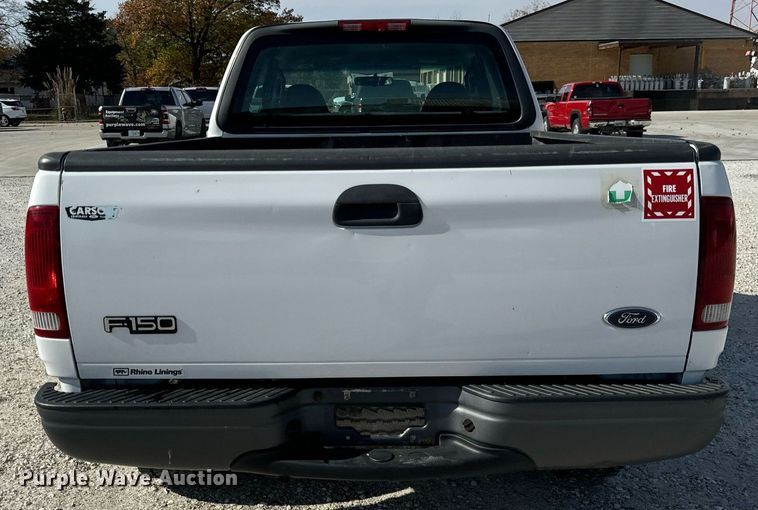 image for item DT2113 2002 Ford  F150XL SuperCab pickup truck