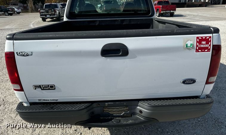 image for item DT2113 2002 Ford  F150XL SuperCab pickup truck