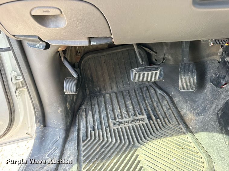 image for item DT2113 2002 Ford  F150XL SuperCab pickup truck